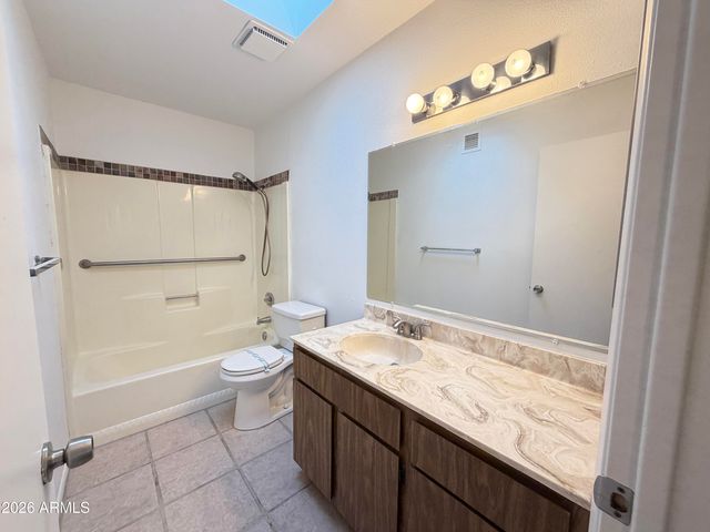 2901 W SIERRA Street, Phoenix, AZ 85029