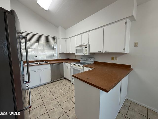 2901 W SIERRA Street, Phoenix, AZ 85029