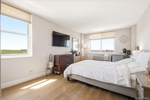 118-18 Union Turnpike 16G, Kew Gardens, NY 11415