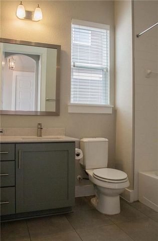 1013 Banyon ST, Austin, TX 78757