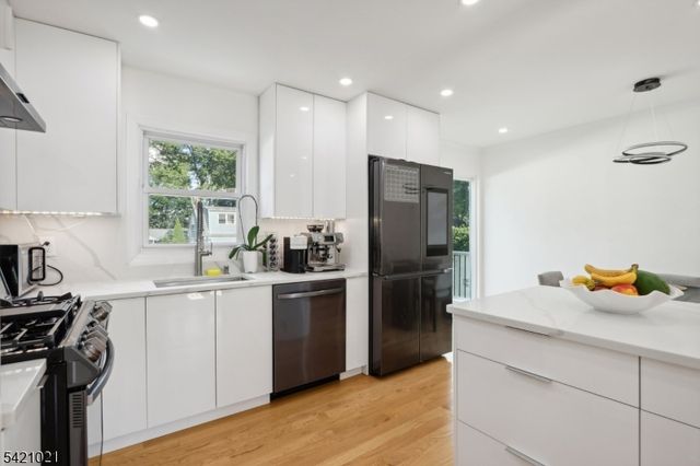 821 Hillside Rd, Rahway City, NJ 07065