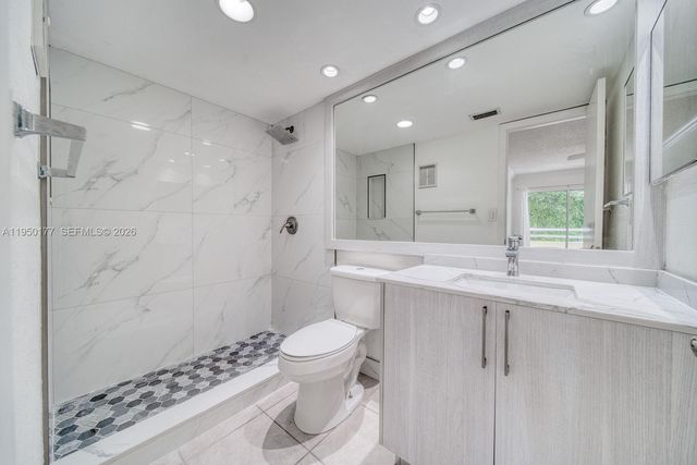 10795 SW 108th Avenue 304, Miami, FL 33176