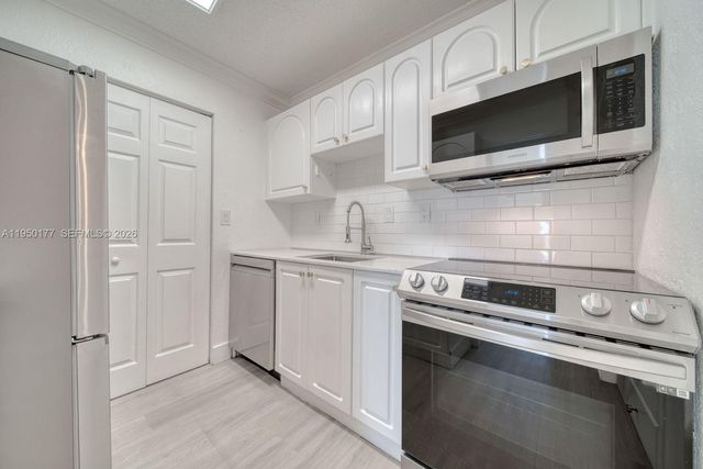 10795 SW 108th Avenue 304, Miami, FL 33176
