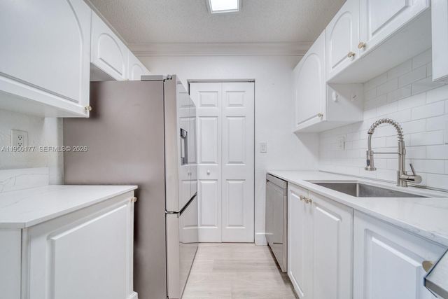 10795 SW 108th Avenue 304, Miami, FL 33176