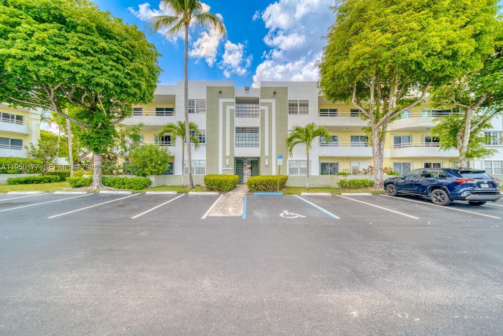 10795 SW 108th Avenue 304, Miami, FL 33176