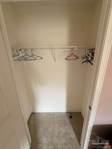 6844 Community Dr, Pensacola, FL 32526