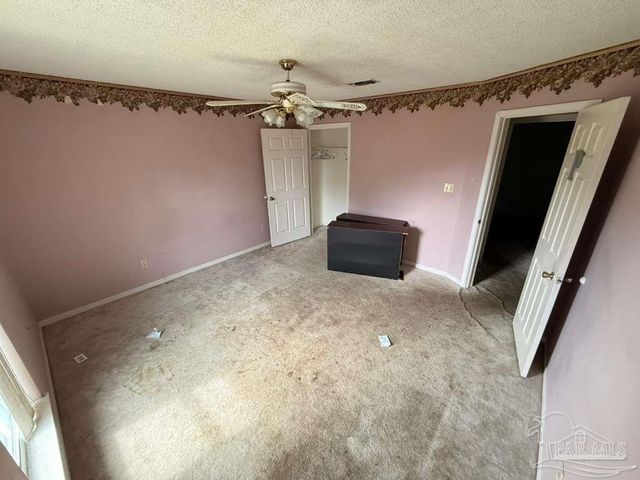 6844 Community Dr, Pensacola, FL 32526