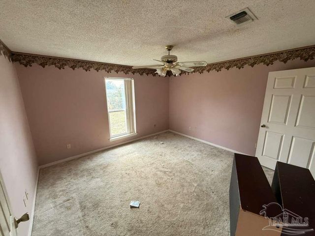 6844 Community Dr, Pensacola, FL 32526