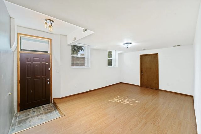 2724 W Chicago Avenue, Chicago, IL 60622