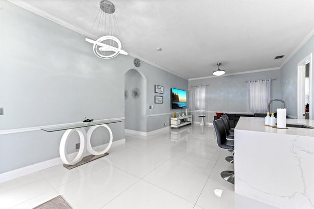 1733 22nd Avenue N, Lake Worth Beach, FL 33460