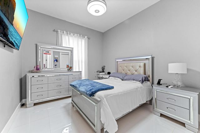 1733 22nd Avenue N, Lake Worth Beach, FL 33460