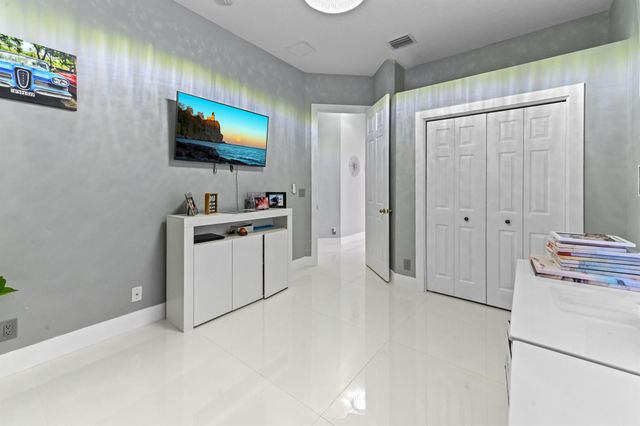 1733 22nd Avenue N, Lake Worth Beach, FL 33460