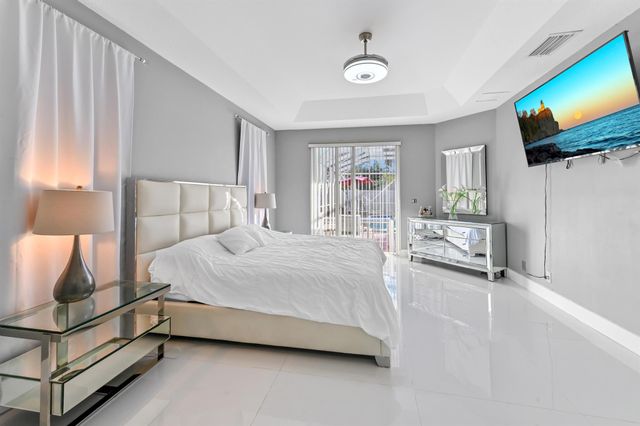 1733 22nd Avenue N, Lake Worth Beach, FL 33460