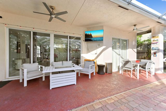 1733 22nd Avenue N, Lake Worth Beach, FL 33460