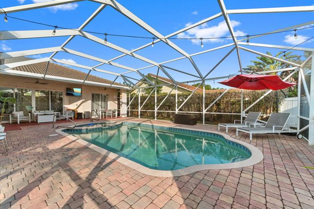 1733 22nd Avenue N, Lake Worth Beach, FL 33460