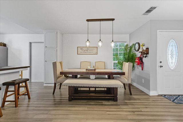 2123 Cottonwood Court, Hanford, CA 93230