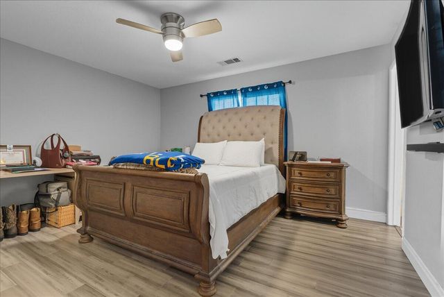 2123 Cottonwood Court, Hanford, CA 93230