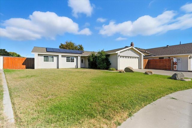 2123 Cottonwood Court, Hanford, CA 93230