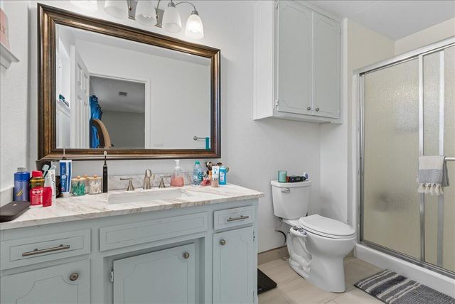 2123 Cottonwood Court, Hanford, CA 93230