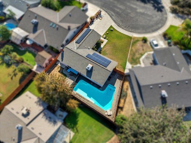 2123 Cottonwood Court, Hanford, CA 93230
