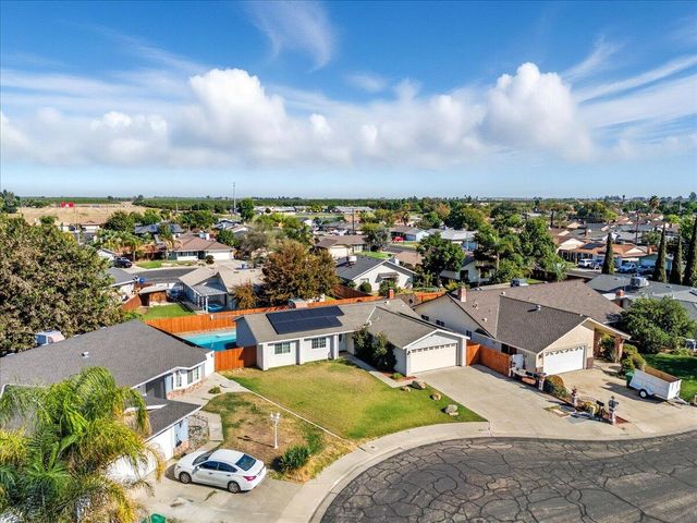 2123 Cottonwood Court, Hanford, CA 93230