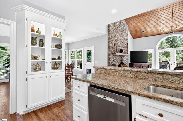 11 Holly Trace, Simpsonville, SC 29681