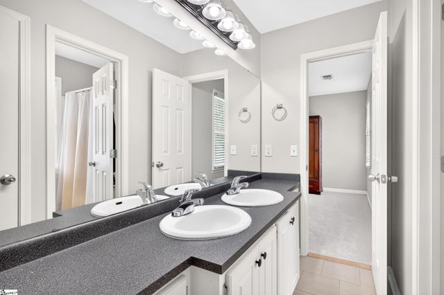11 Holly Trace, Simpsonville, SC 29681