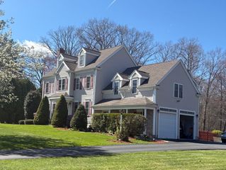 13 Mahoney Circle, Abington, MA 02351