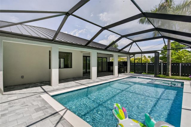 812 SW 14TH AVENUE, Cape Coral, FL 33991