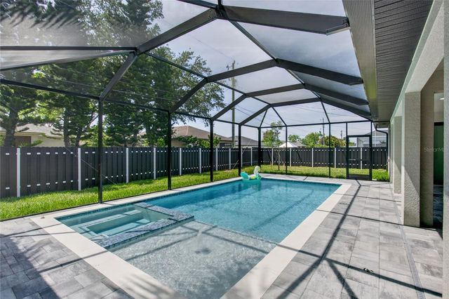 812 SW 14TH AVENUE, Cape Coral, FL 33991