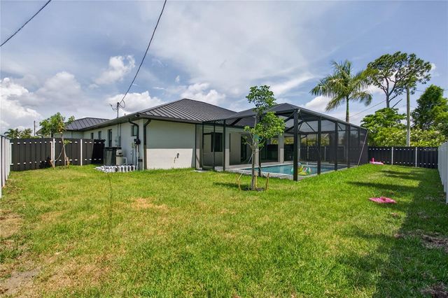 812 SW 14TH AVENUE, Cape Coral, FL 33991