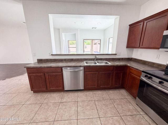 934 E OVERLIN Lane, Avondale, AZ 85323