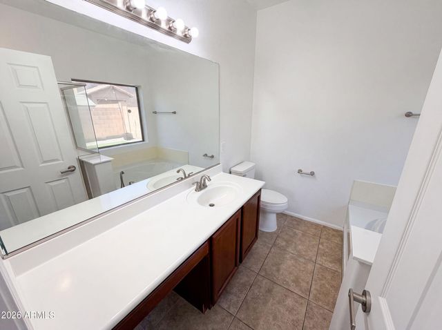 934 E OVERLIN Lane, Avondale, AZ 85323
