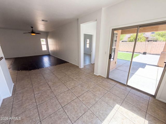 934 E OVERLIN Lane, Avondale, AZ 85323
