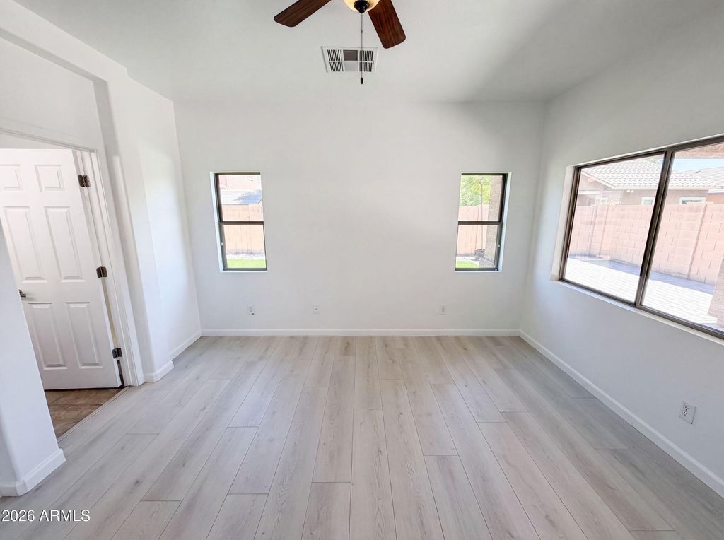 934 E OVERLIN Lane, Avondale, AZ 85323 — photo 4