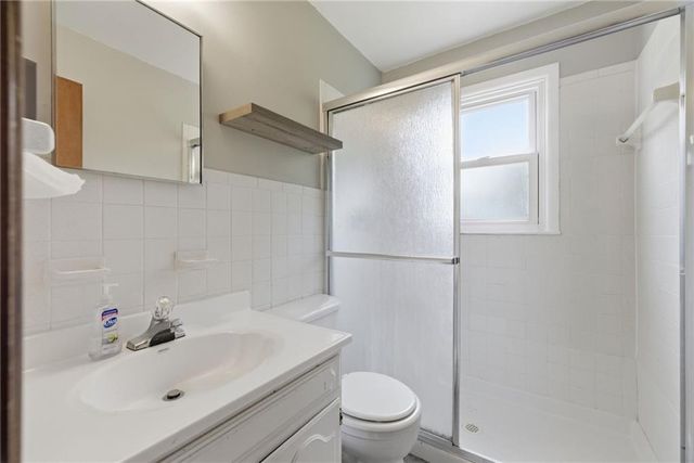 8901 Craig Drive, Overland Park, KS 66212