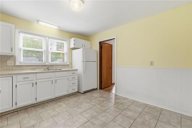 8901 Craig Drive, Overland Park, KS 66212