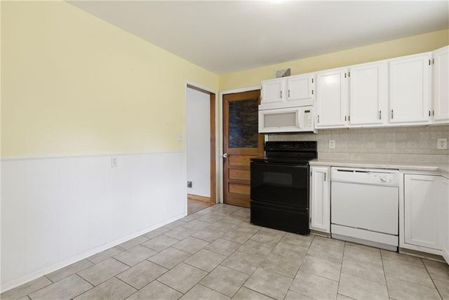 8901 Craig Drive, Overland Park, KS 66212