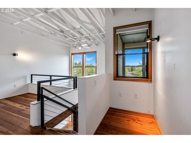 1370 Ne ORENCO STATION Pkwy 26, Hillsboro, OR 97124