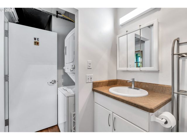 1370 Ne ORENCO STATION Pkwy 26, Hillsboro, OR 97124