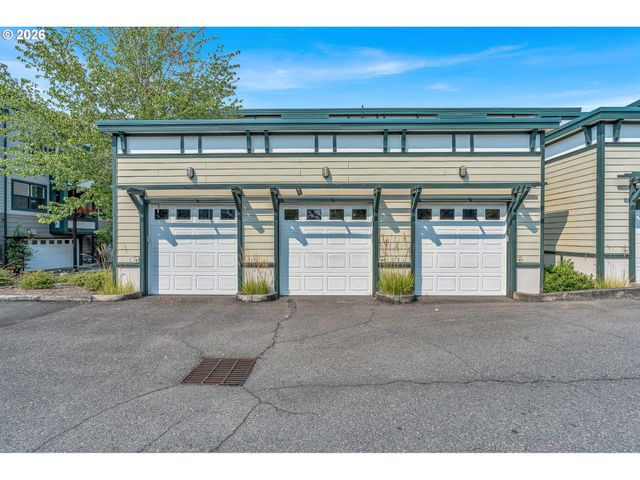 1370 Ne ORENCO STATION Pkwy 26, Hillsboro, OR 97124