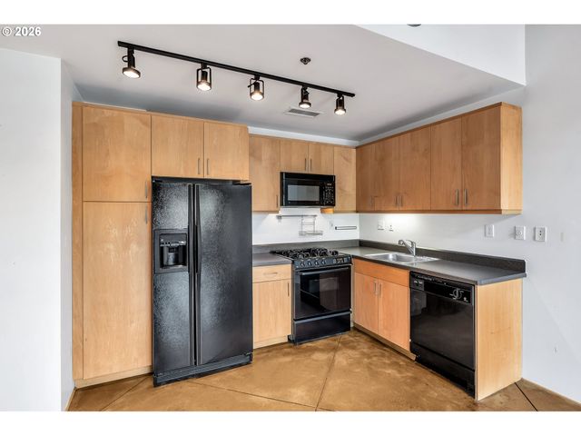 1370 Ne ORENCO STATION Pkwy 26, Hillsboro, OR 97124