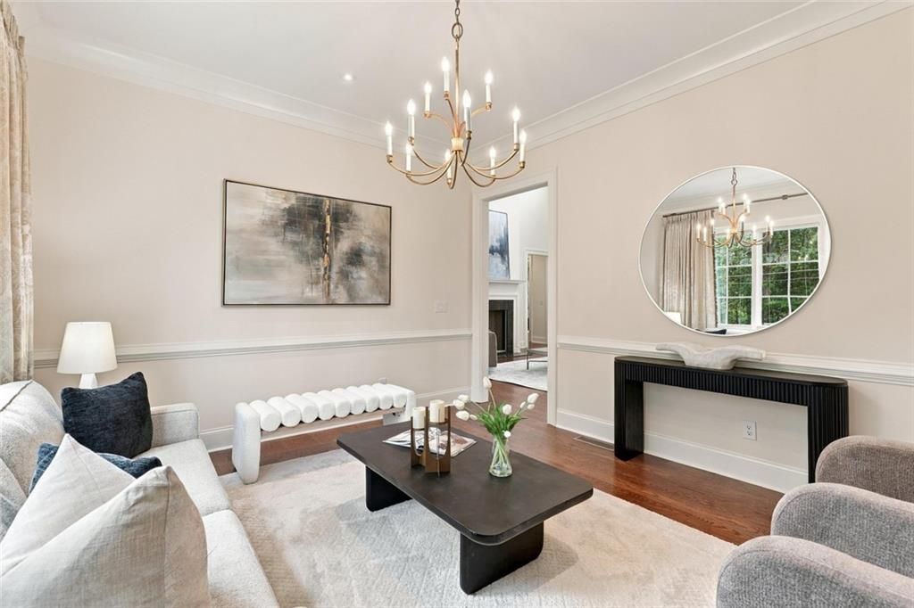 Image 10 of property listing at 5310 Northland Drive NE, Sandy Springs, GA 30342