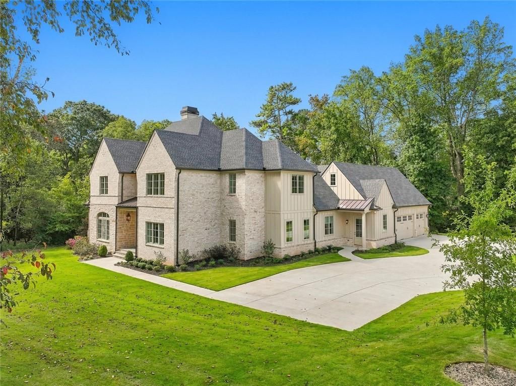 Image 2 of property listing at 5310 Northland Drive NE, Sandy Springs, GA 30342