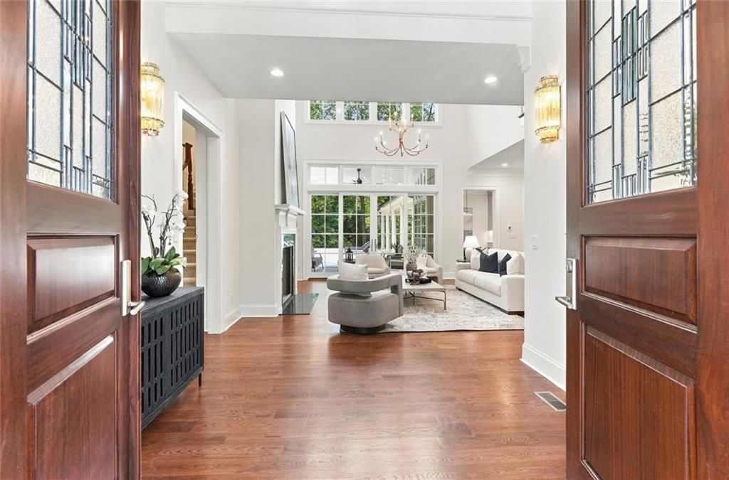 Image 4 of property listing at 5310 Northland Drive NE, Sandy Springs, GA 30342