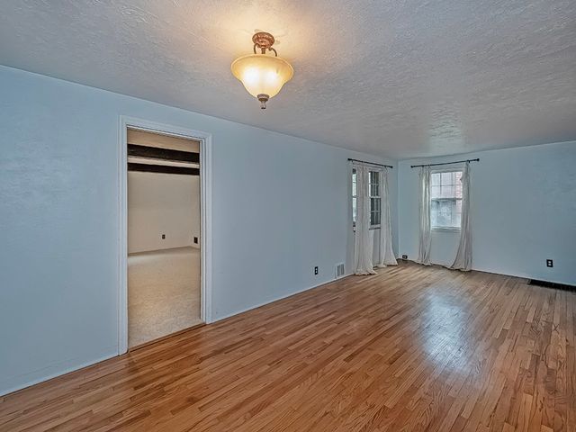 852 Middle Road, Baldwin Twp, PA 15234