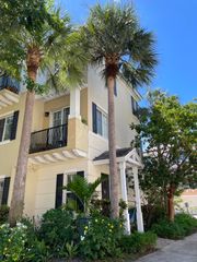 552 NW 39th Circle N, Boca Raton, FL 33431
