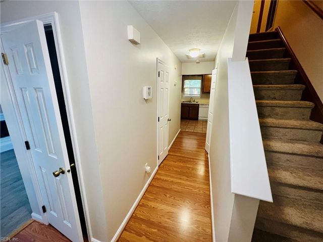 696 Trails LN, Newport News, VA 23608