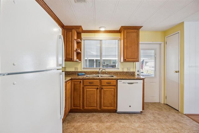 259 PINEWOOD DRIVE, Eustis, FL 32726