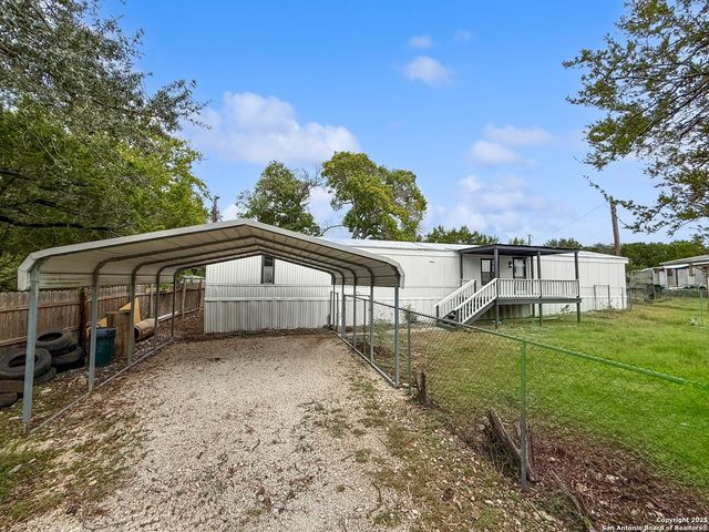350 Westminister Sq, Canyon Lake, TX 78133